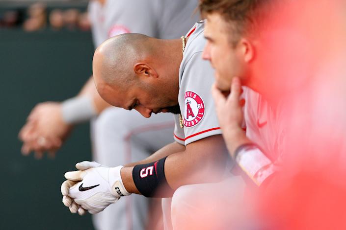 Albert Pujols estaba bateando .198 con cinco jonrones cuando fue cortado por los Angelinos el jueves.