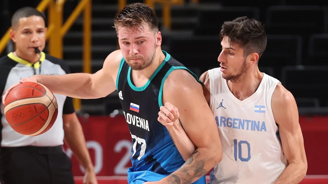Luka Doncic brilló ante Argentina / Gregory Shamus/Getty Images