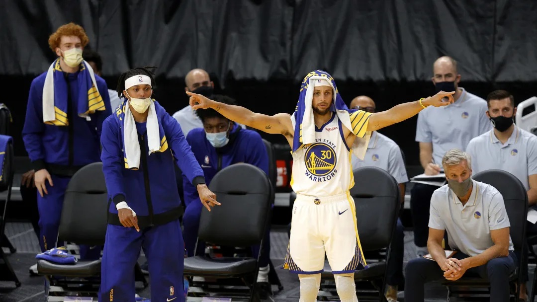 Warriors buscan regresar a los playoffs en el 2022 / Ezra Shaw/Getty Images