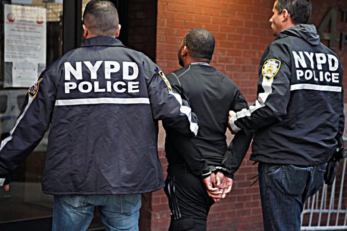 Hasta el momento son nueve las personas que han sido arrestadas, aunque todavía se desconocen sus identidades o nacionalidades. Foto Dean Moses AM New York.