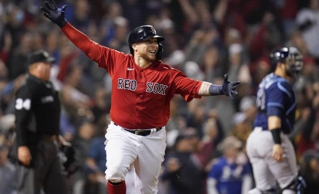 Christian Vázquez conecto un jonrón de dos carreras en el partido contra los Rays.