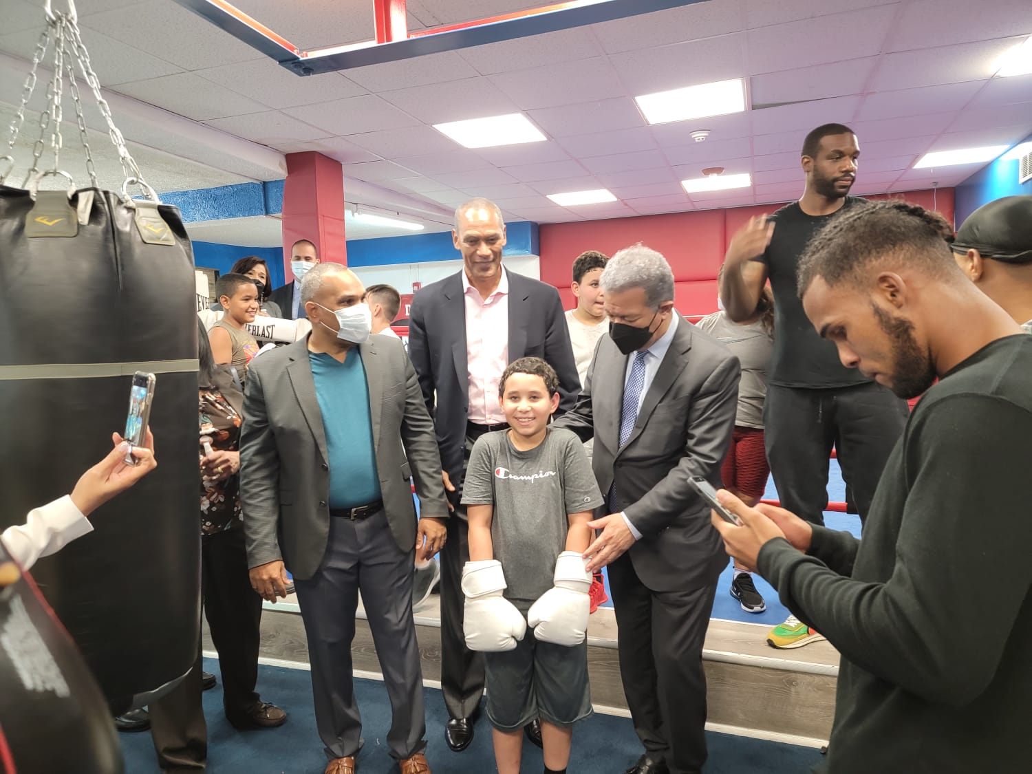 El líder Leonel Fernández expresidente de la RD en su visita reciente a Tineo Boxing Gym en Reading Pennsylvania