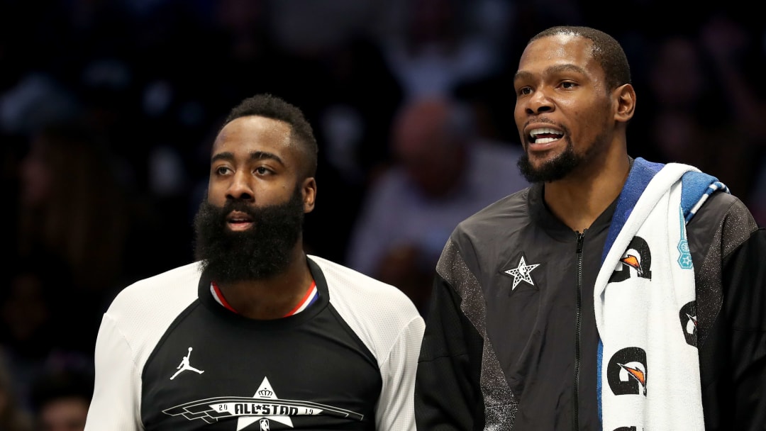 James Harden y Kevin Durant no jugarán en el inicio de la pretemporada / Streeter Lecka/Getty Images.