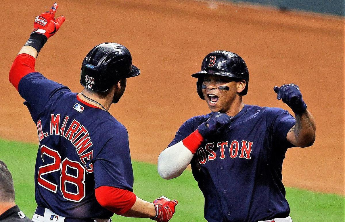 Martínez y Devers se convirtieron en la primera pareja de compañeros de equipo en la historia de la postemporada en pegar grand slams en el mismo juego, y lo hicieron en la primera y segunda entrada, respectivamente