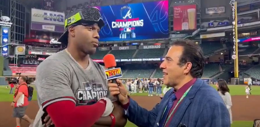 Neftalí Medina entrevistó a Jorge Soler después de lois Bravos ganar la Serie Mundial en el 2021.