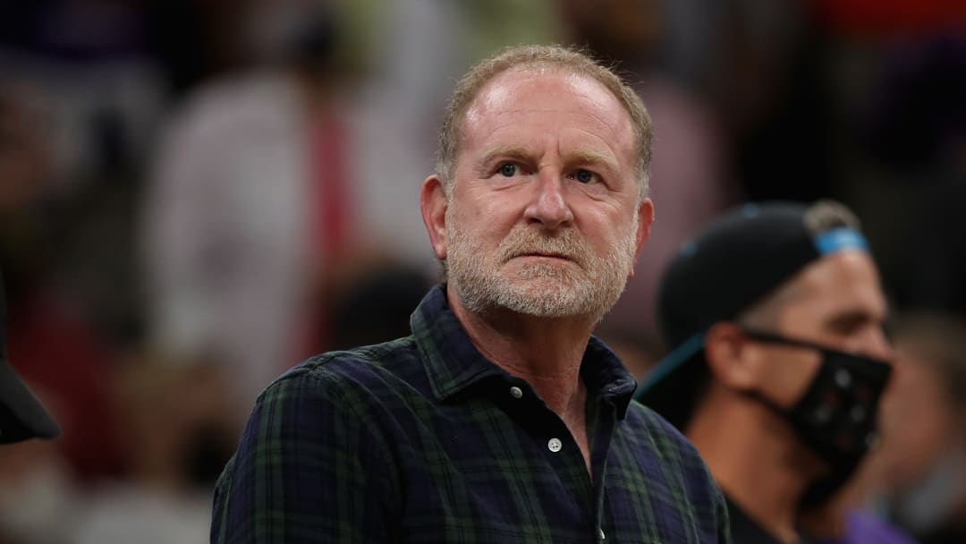 Sarver tiene 17 años al frente de la franquicia pero su futuro en la liga está en dudas / Christian Petersen/GettyImages