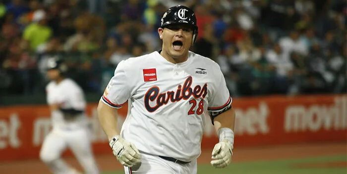 Balbino Fuenmayor bateó de 5-3 con un jonrón y seis carreras producidas para encabezar la ofensiva de los Caribes de Anzoátegui en su triunfo frente a los Navegantes de Magallanes. (Fuente externa)
