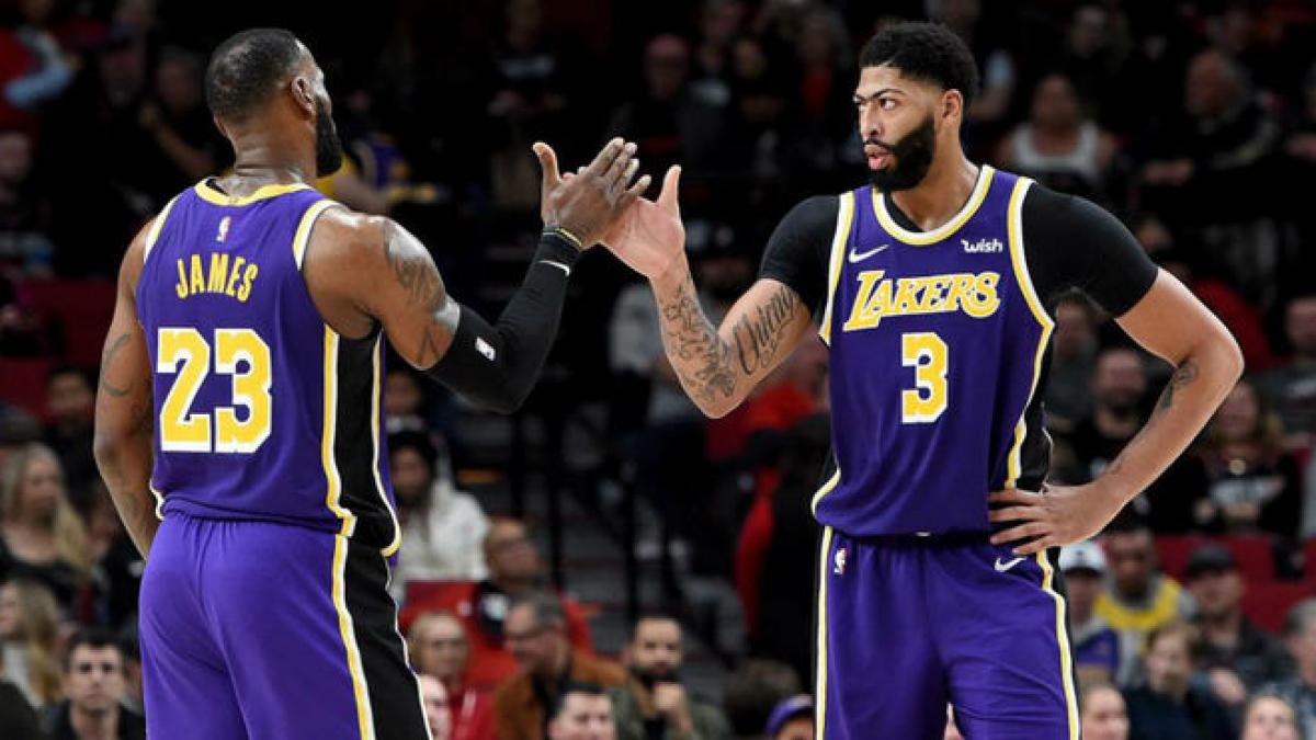 Foto de archivo / LeBron James y Anthony Davis.