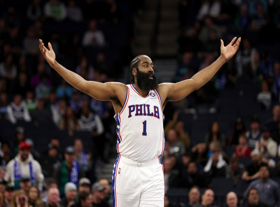 James Harden en el partido de 76ers Vs. Timberwikves (AP)