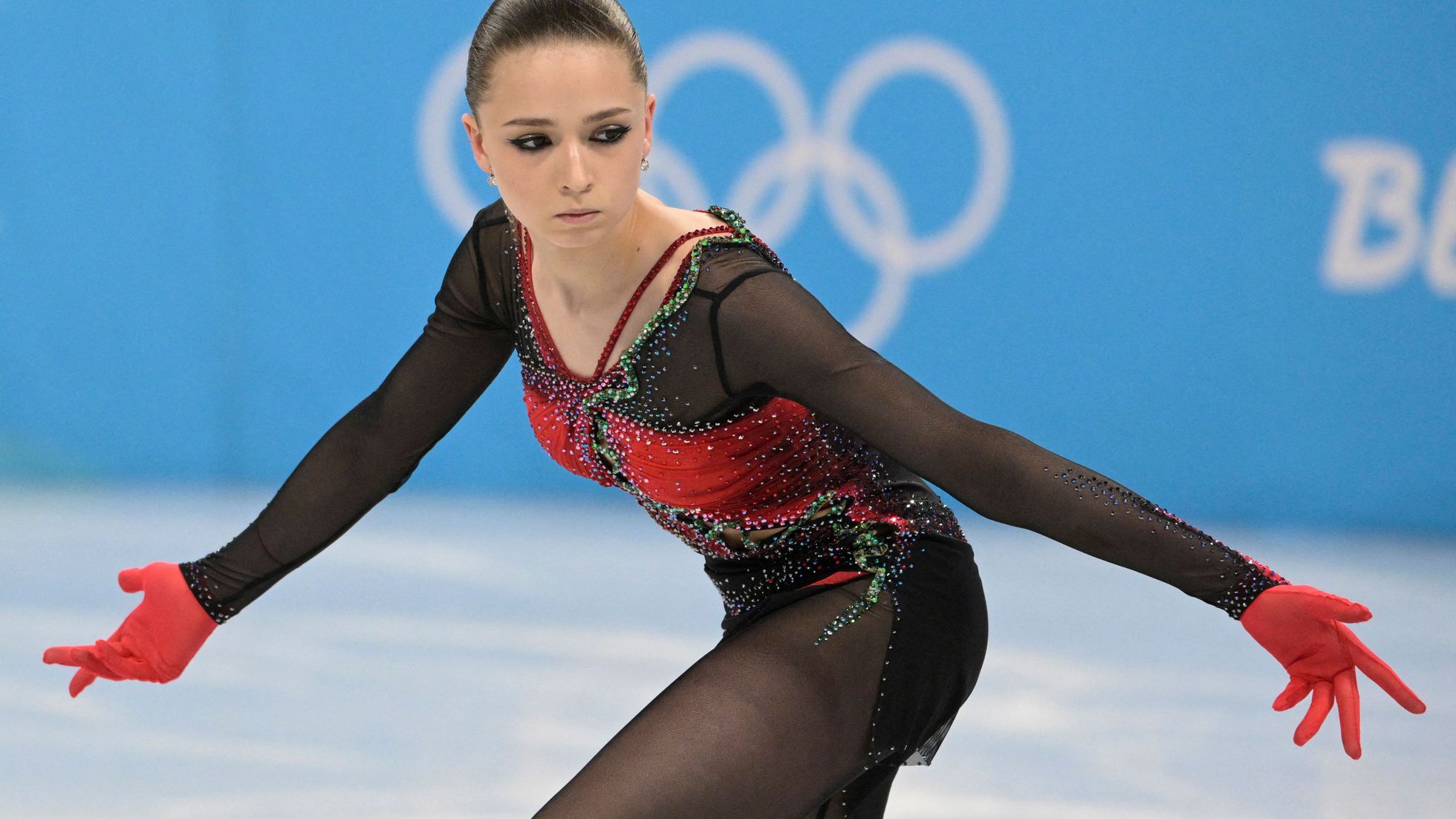 | La patinadora rusa Kamila Valieva, primera en lograr un salto cuádruple, da positivo en prueba de dopaje.