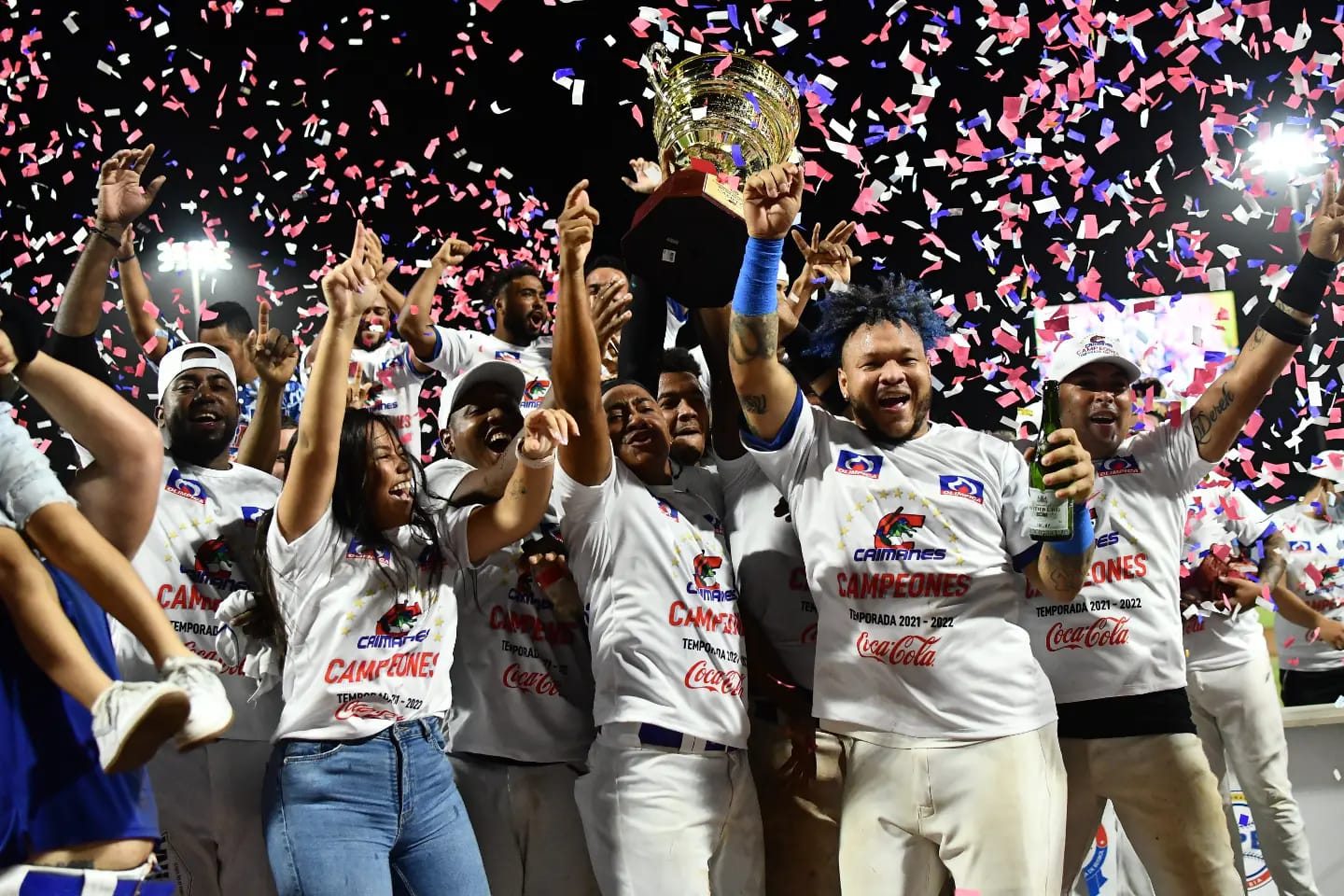 Los Caimanes hicieron un desfile triunfal por las calles de Barranquilla y recibieron el cariño y gratitud de los aficionados.