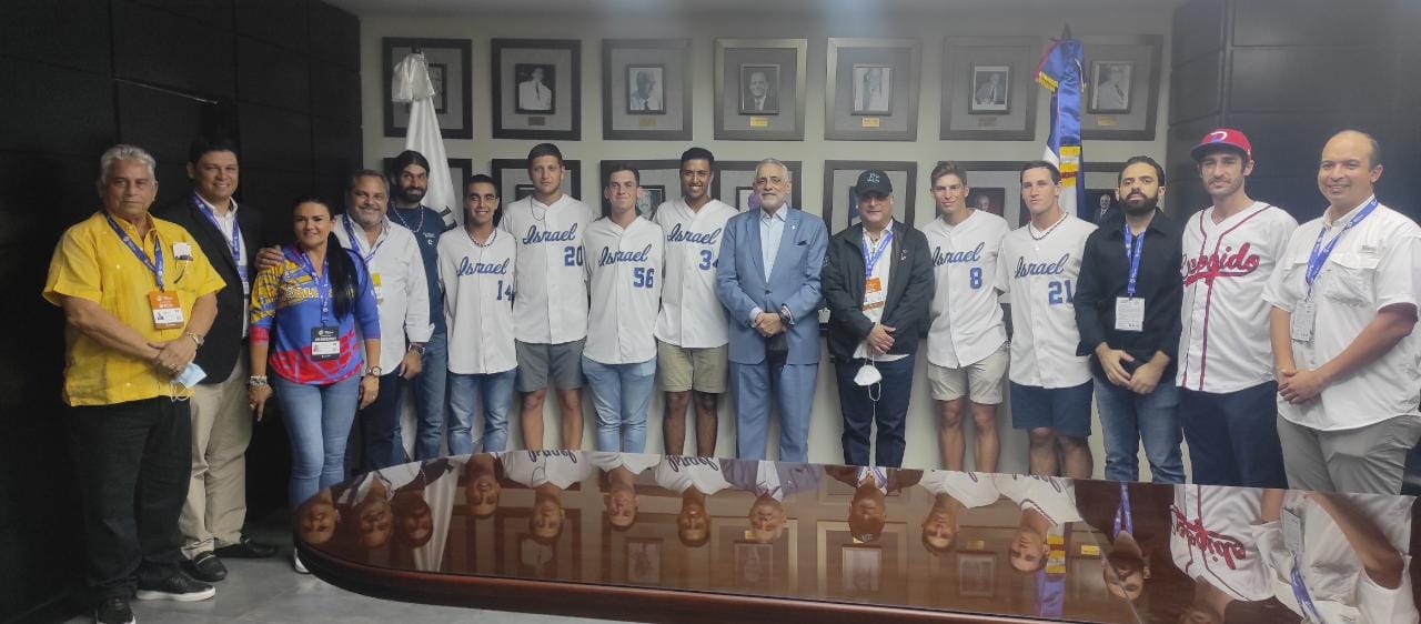 El béisbol es utilizado como herramienta para fortalecer los lazos entre dos naciones