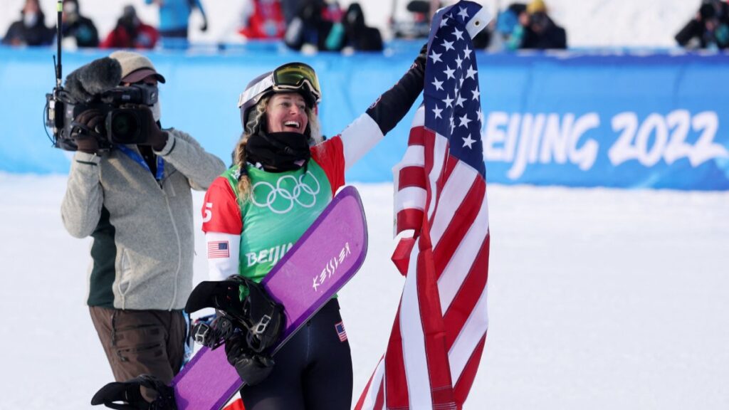 Lindsey Jacobellis celerba su oro en Beijing 2022. Foro: Reuters