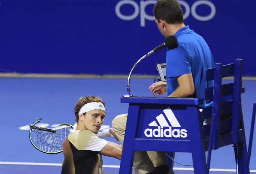 La ATP castiga al tenista alemán, Alexander Zverev, que tendrá que pagar una multa de 40.000 dólares, se quedará sin el dinero del premio y perderá los puntos conseguidos en el torneo. (MARCOS DOMÍNGUEZ/MEXTENIS VIA AP)