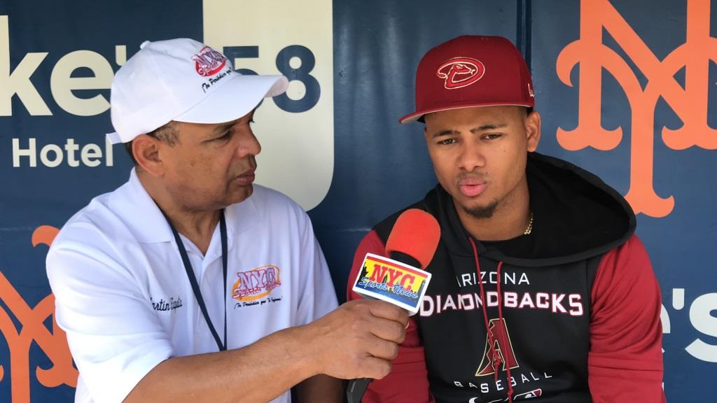 Sergio Alcántara habló con Agustín Zapata antes del partido de los Dbcks Vs. Mets en el Citi Field.