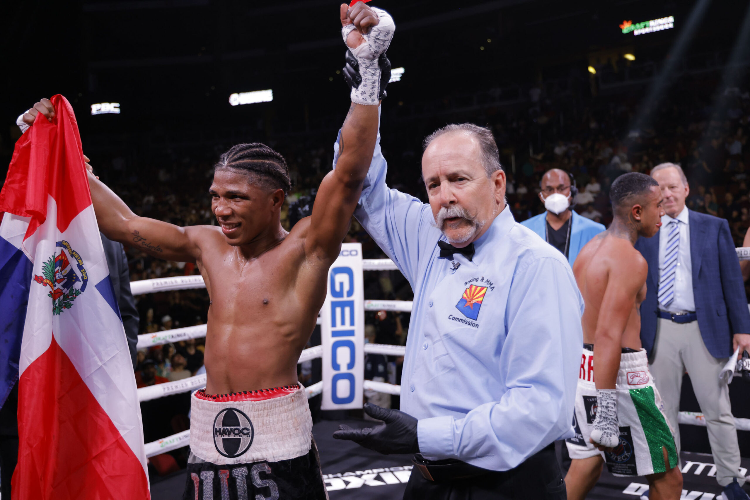 Con la victoria Luis Reynaldo Núñez se mantiene invicto y mejora a 17-0, 12 KOs.