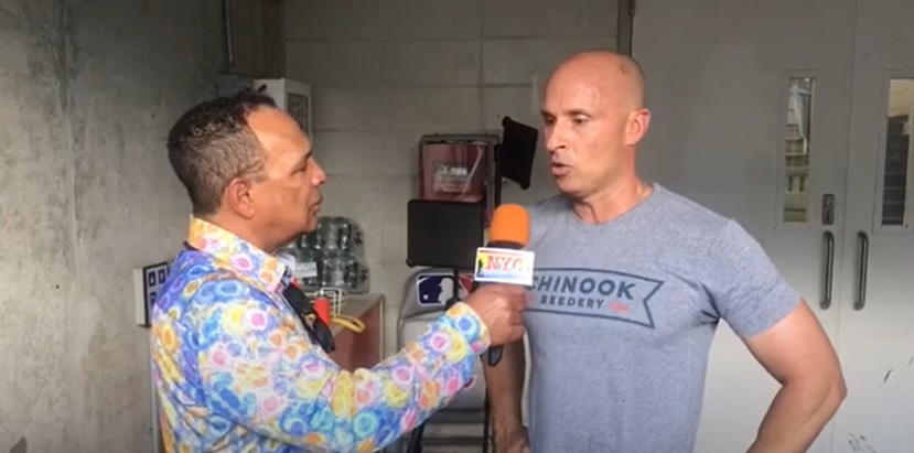 Agustín Zapata entrevistó a Joe Espada en el Yankee Stadium.