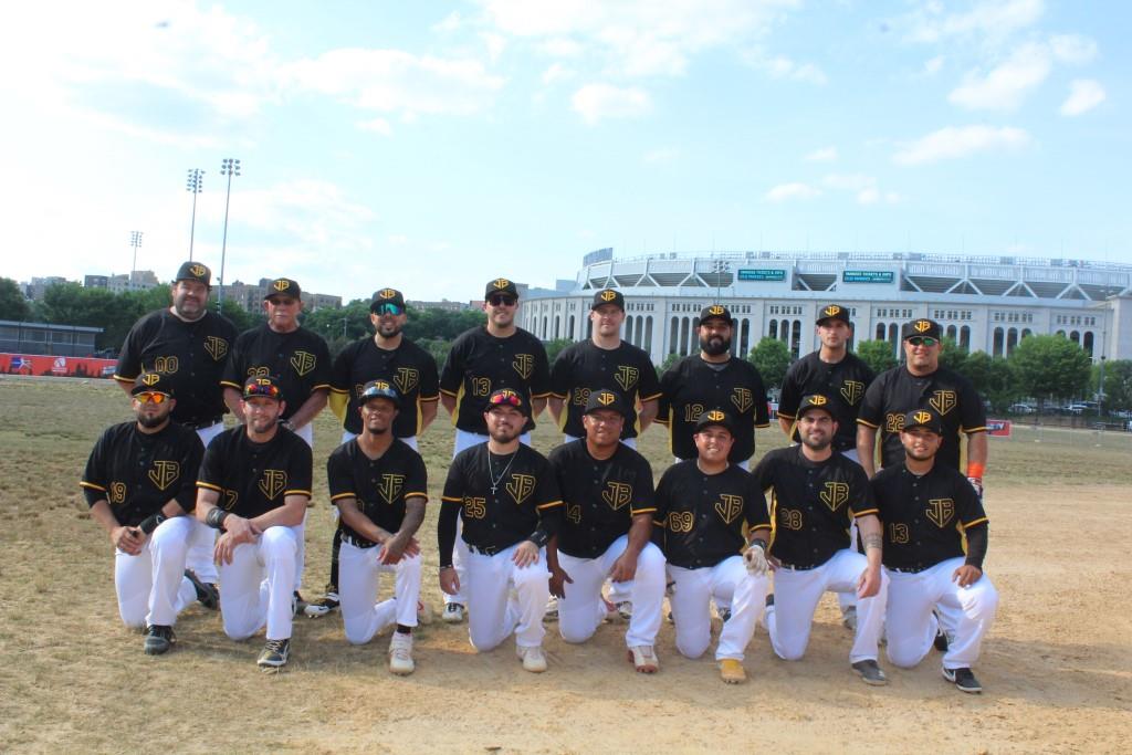 Integrantes del equipo J&B Painters derrotó 7-6 a Lumberjacks.