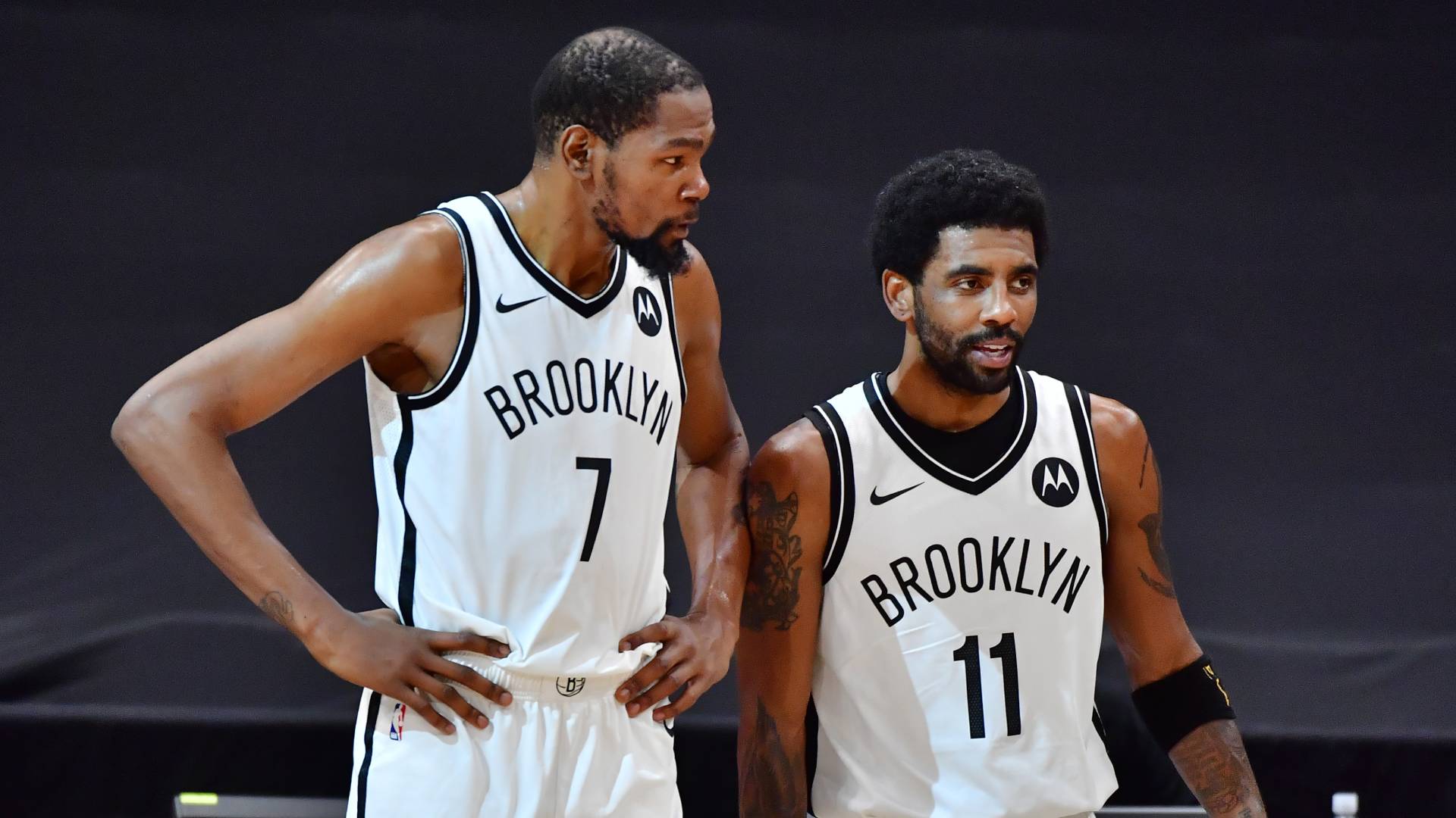 Kevin Durant y Kyrie Irving / Foto cortesía de .blogdebasket.com
