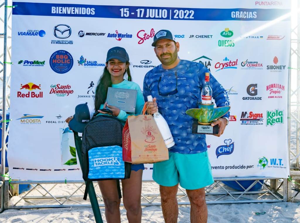 José M. Cotarelo Pimentel y Alexandra Rodríguez ganadores en la categoría Más Disciplinado en el bote Chirri.