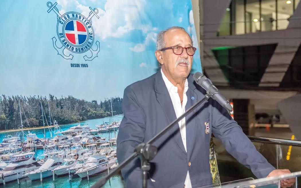 Comodoro Héctor Duval