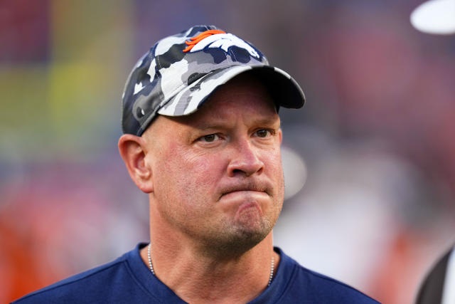 El entrenador en jefe de los Denver Broncos, Nathaniel Hackett. (Foto AP/Jack Dempsey)