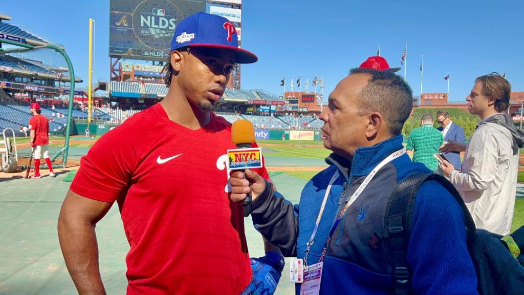 Agustín Zapata conversó con el segunda base dominicano Jean Segura.