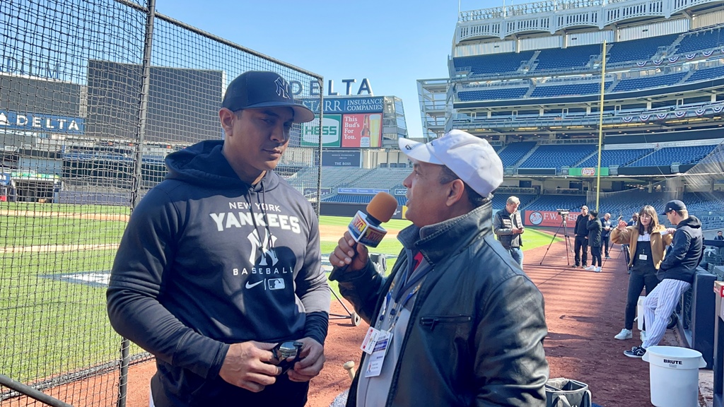Agustín Zapata entrevistó a Luis Rojas en el Yankee Stadium.