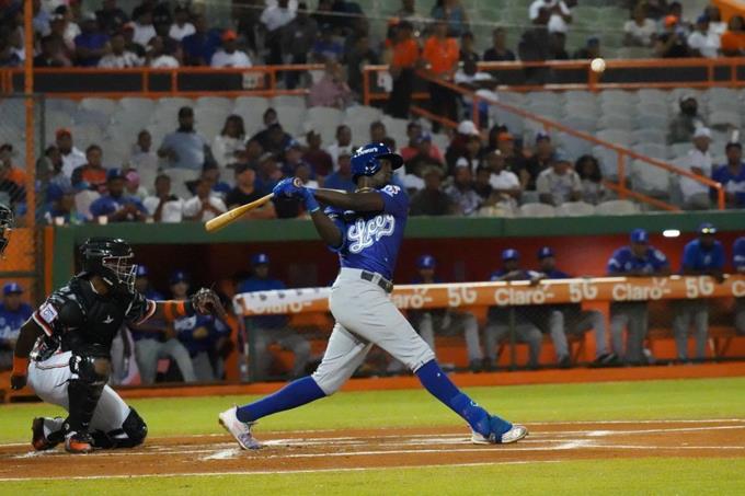 Ronny Mauricio encabezó la ofensiva de los Tigres con tres dobles en la victoria contra los Toros.