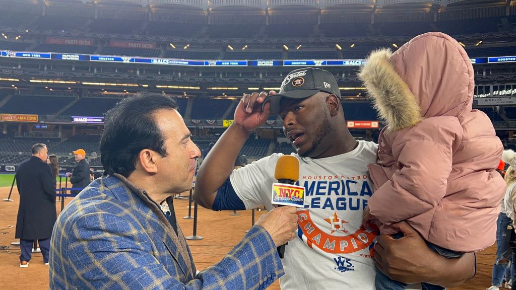 Neftalí Medina entrevistó a Héctor Neris en los festejos de los Astros.