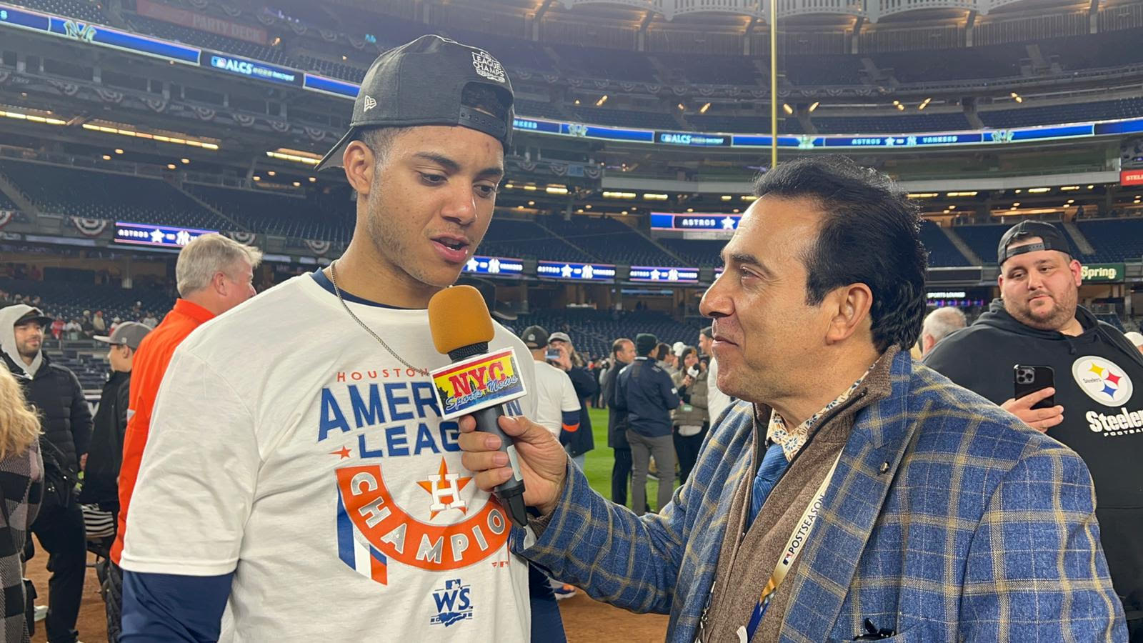 Neftalí Medina entrevistó a Jeremy Peña en los festejos de los Astros.