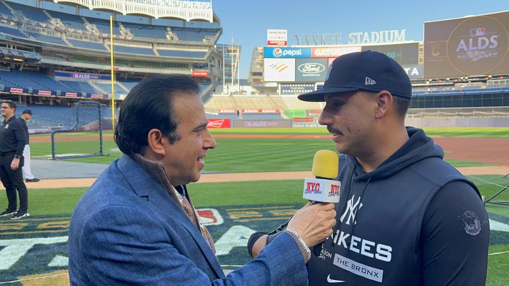 Neftalí Medina entrevistó a Néstor Cortés en el Yankee Stadium.