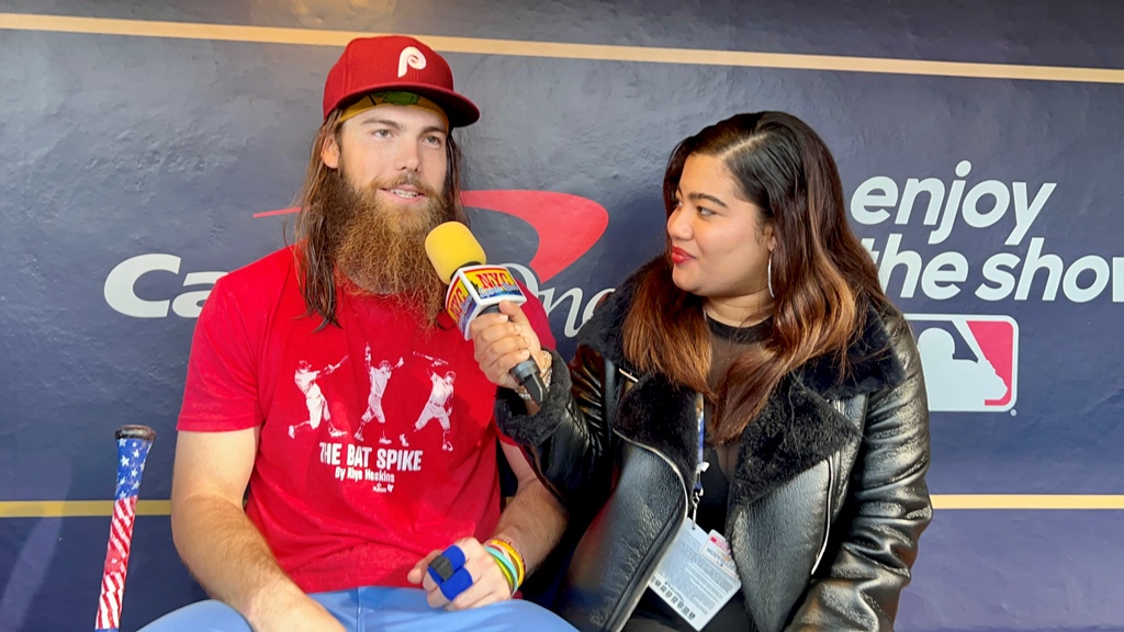 Arlenis J. Peña entrevista al jardinero de los Filis Brandon Marsh en el Citizens Bank Park.
