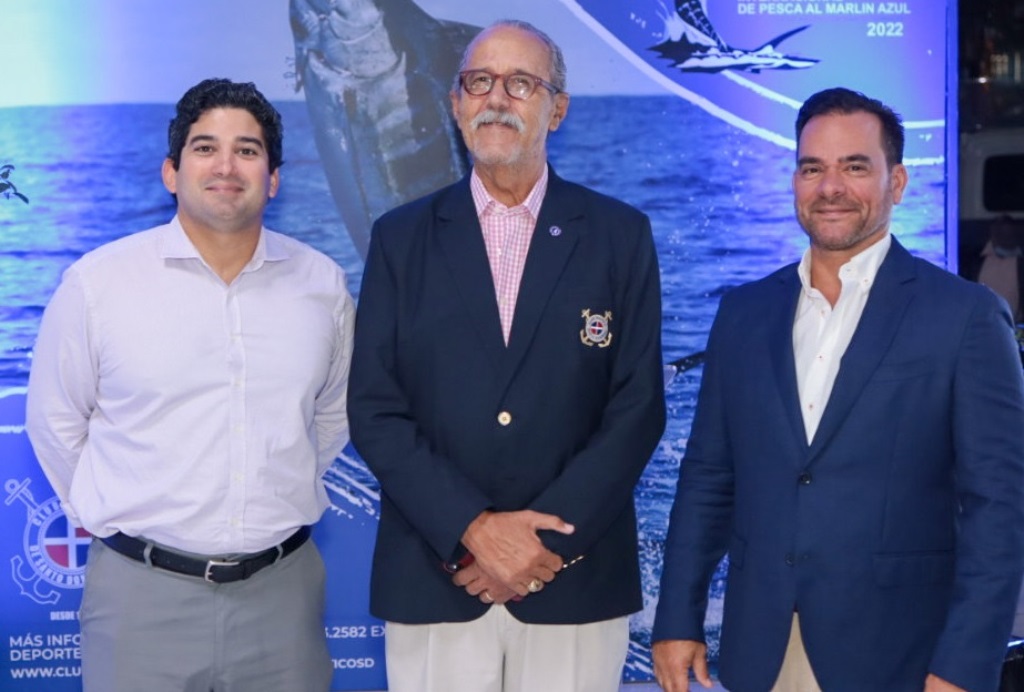 Horacio Read, director del Comité de Pesca, Héctor Duval (Centro), comodoro y Danny Medina, director del torneo