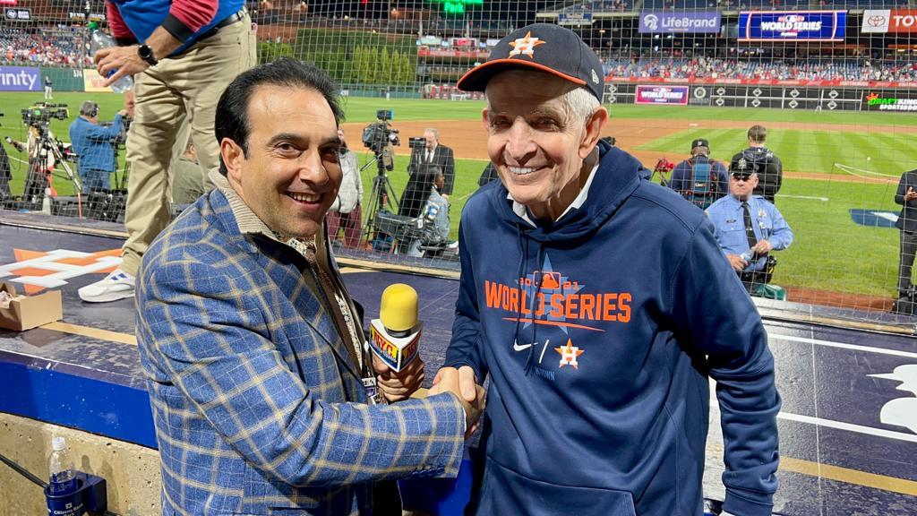 Neftalí Medina felicita al señor Jim "Mattress Mack" McIngvale, ganador de 75 millones de dólares