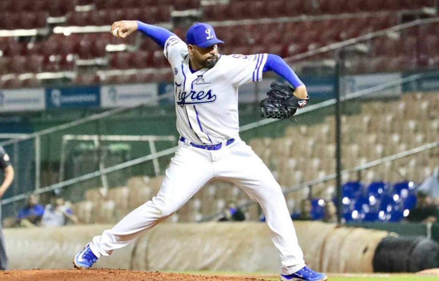 César Valdez dominó los bates taurinos para su tercera victoria de la temporada (FUENTE EXTERNA)