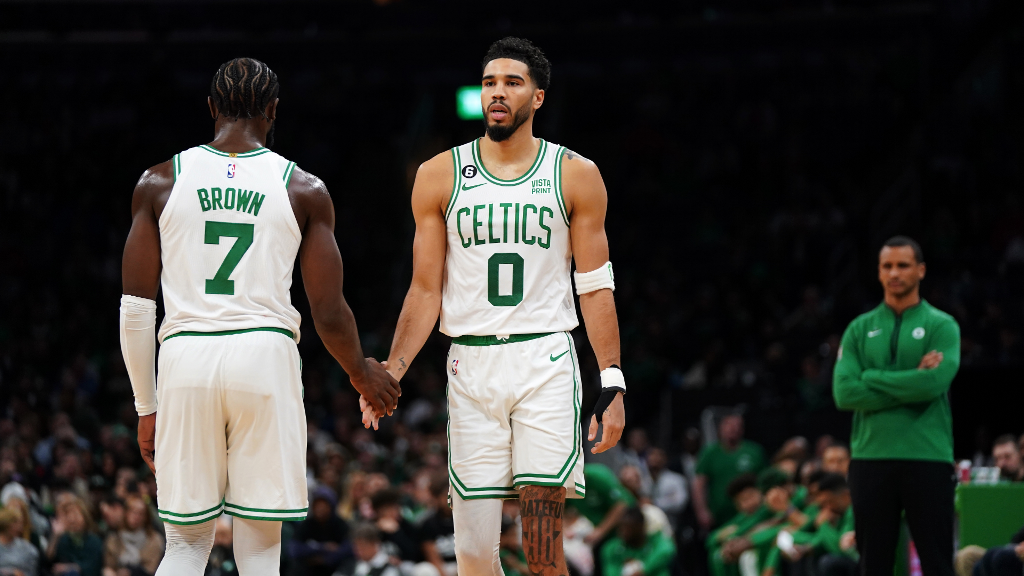 Jayson Tatum y Jaylen Brown