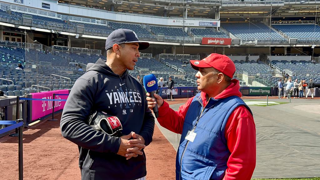 Agustín Zapata entrevista a Luis Rojas en el legendario Yankee Stadium.
