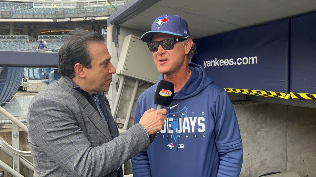 Don Mattingly, conversó con Neftalí Medina en el Yankee Stadium.