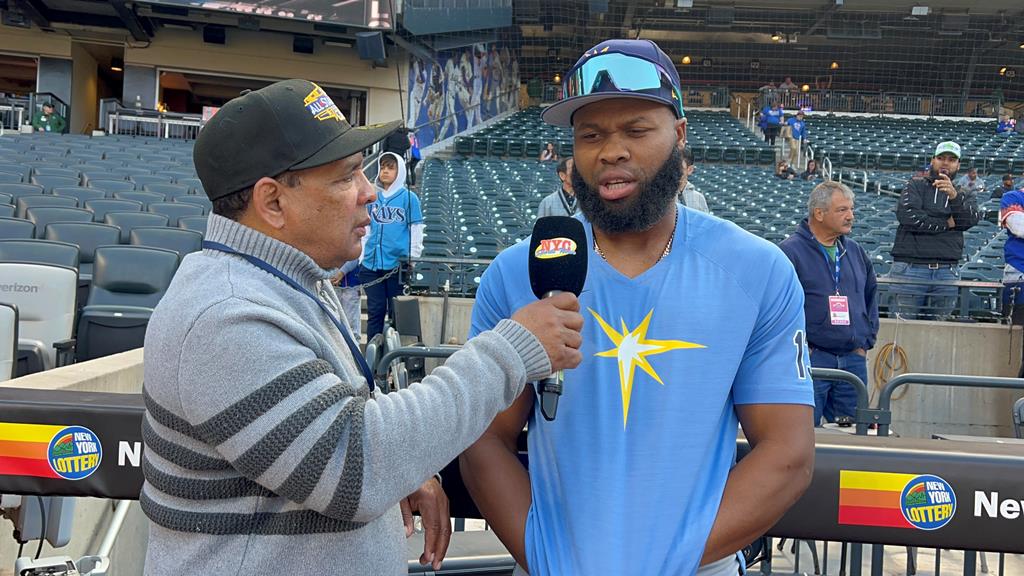 Agustín Zapata entrevista a Manuel Margot en Citi Field.