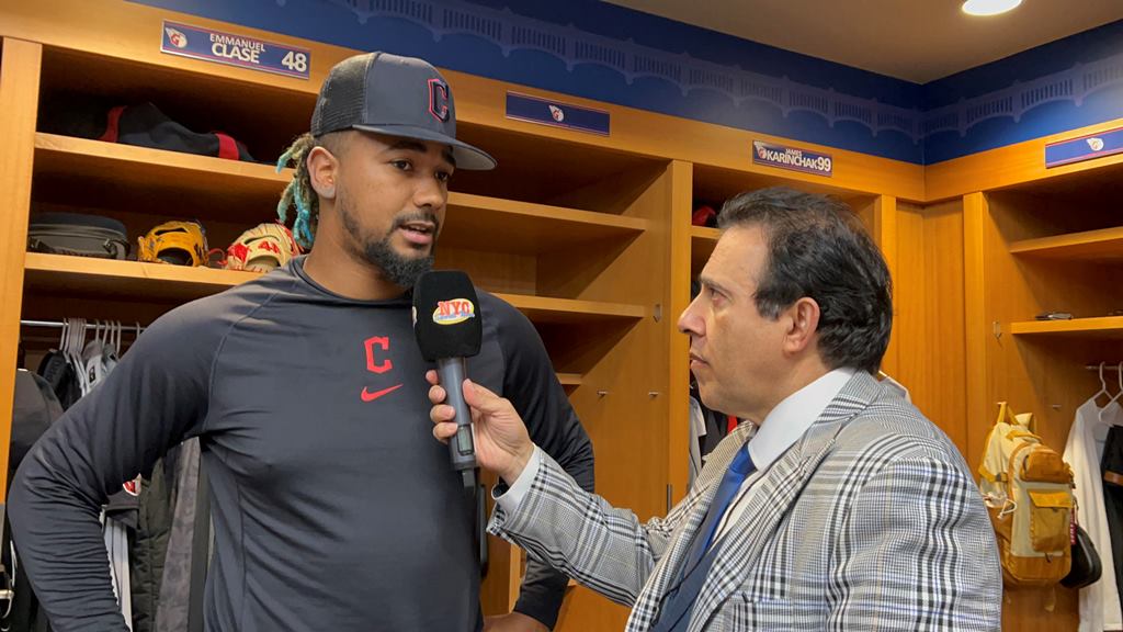 Emmanuel Clase fue entrevistado por Neftalí Medina en el Yankee Stadium.