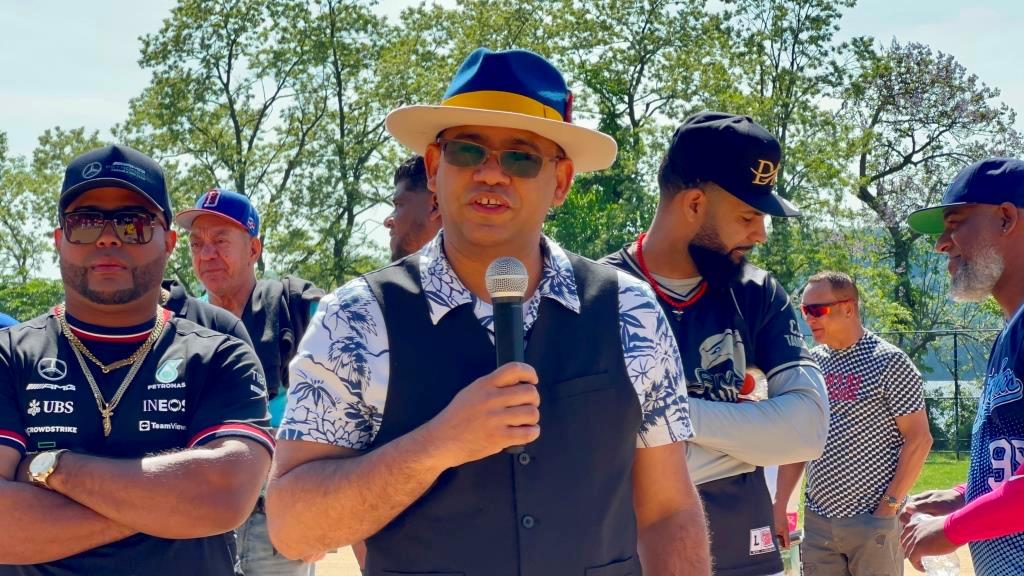 Francisco Almonte (Francis), agradece la dedicación del torneo.