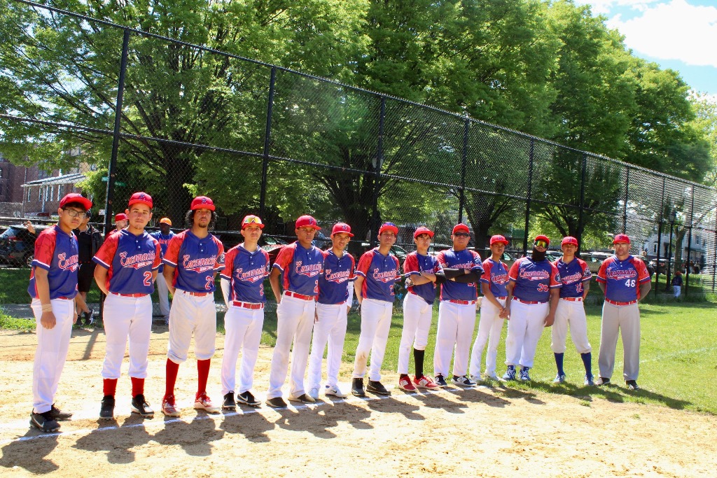 Liga Encarnación de Queens está jugando excelente béisbol.