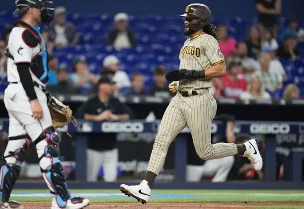 Fernando Tatis Jr vs miami
