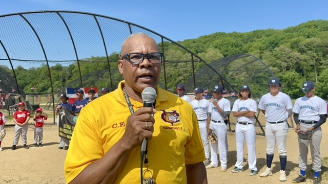 Jhonny Arias, discurso bienvenidas.
