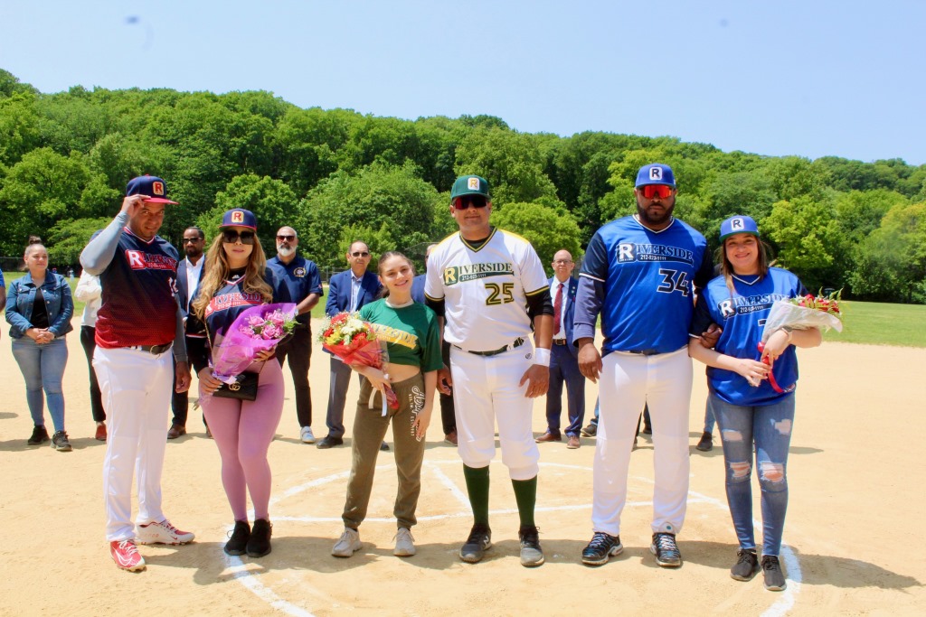Madrinas de los tres equipos participantes.