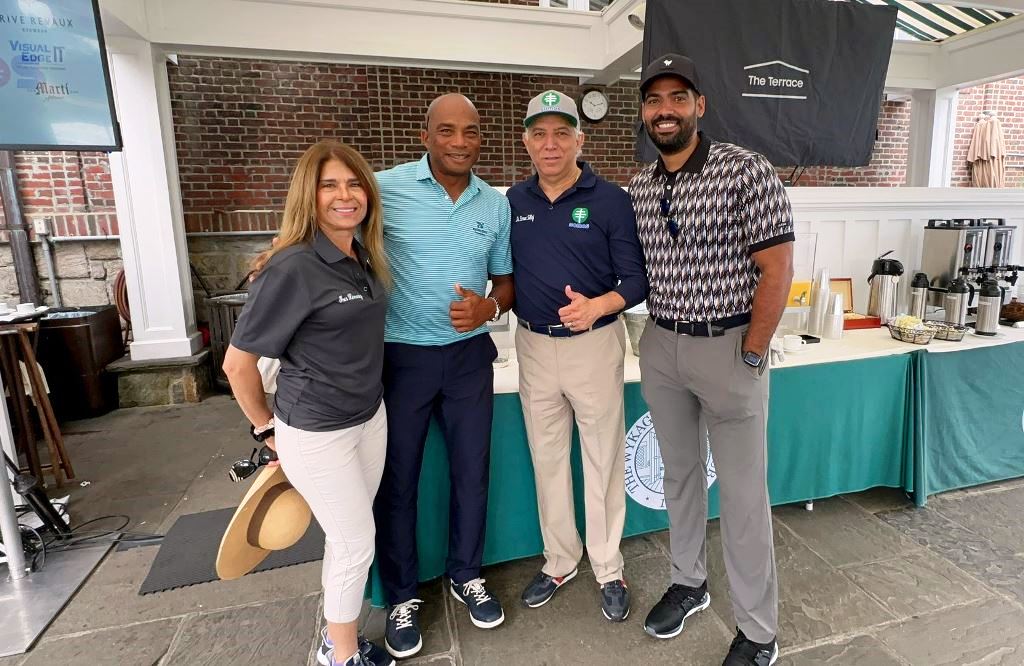 La doctora Inés Hernández, El Duque Hernández, doctor Ramón Tallaj y Alex Damirón, participaron del evento benéfico organizado por la Fundación Mariano Rivera.