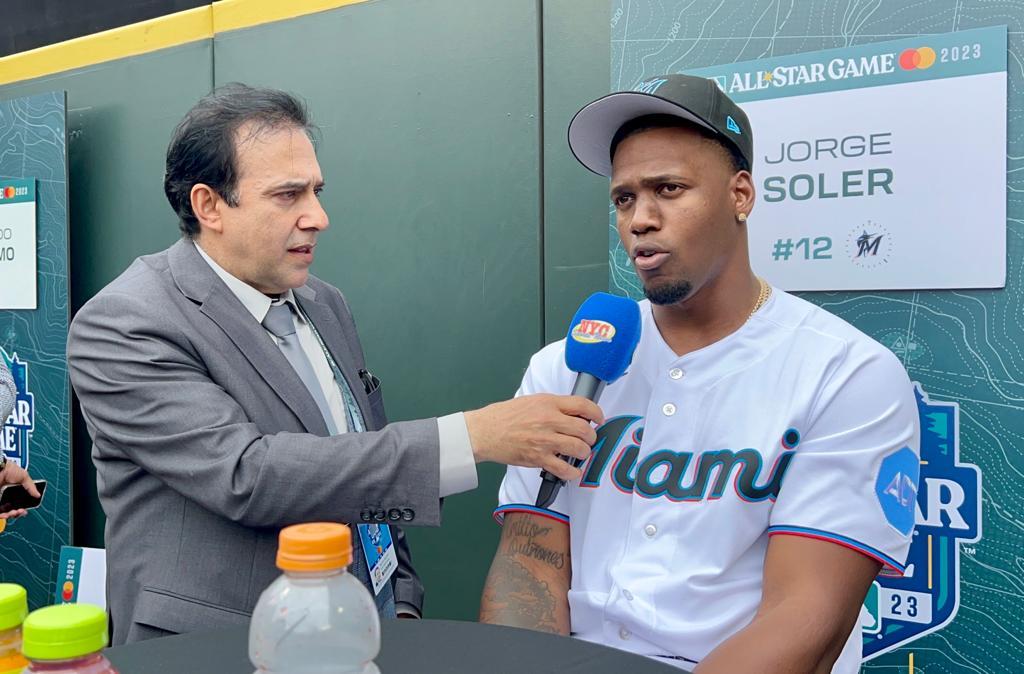 Jorge Soler fue entrevistado por Neftalí Medina en el T-Mobile Park en Seattle.