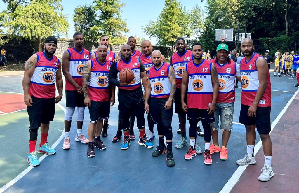 Integrantes del equipo Centro de Haina, campeones de la primera Copa de Series