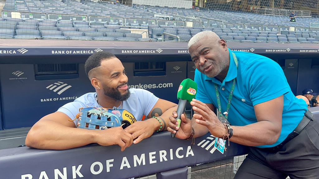 Santiago Dolciné sostuvo un importante diálogo con el cubano Yandy Díaz en el Yankee Stadium.